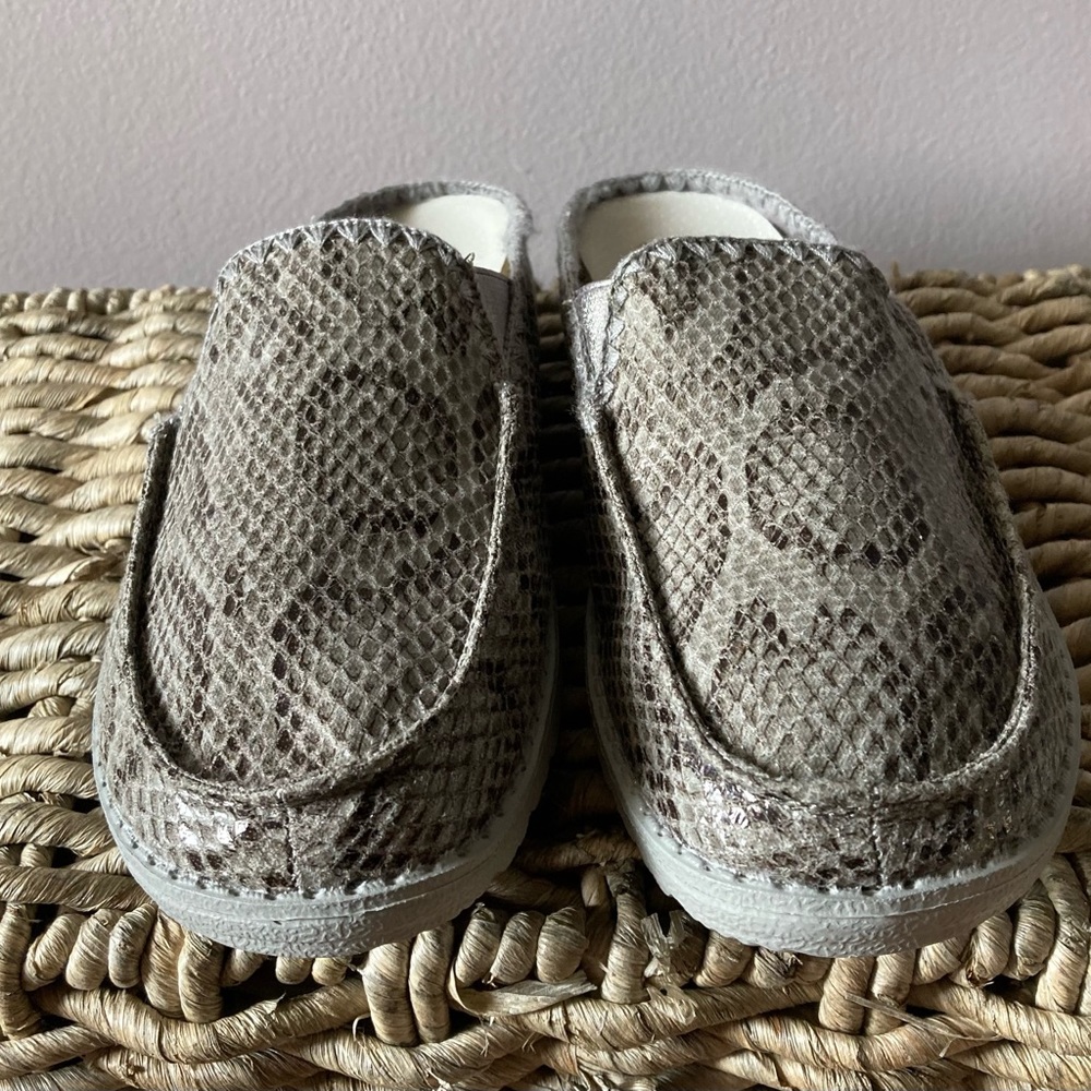 Hey Dude Snakeskin Mules, Slip Ons, Like New, Size 7